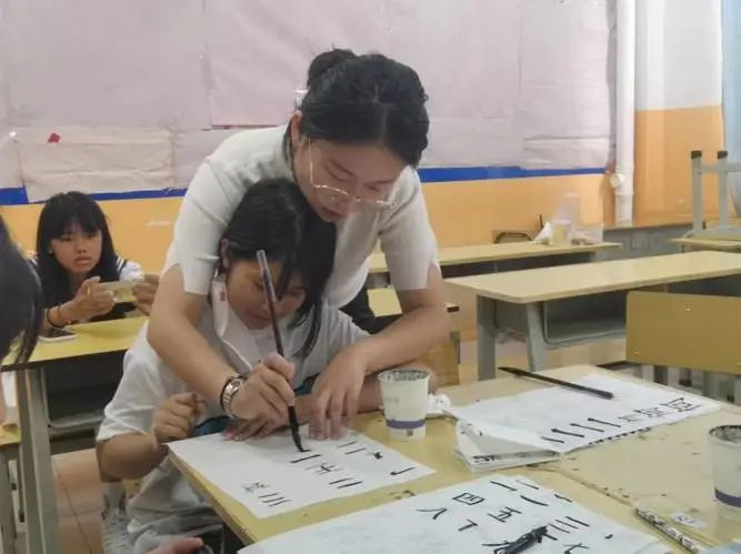 海棠花的约定！中石大学子带领山区孩子玩转暑期“花式”课堂(图2)